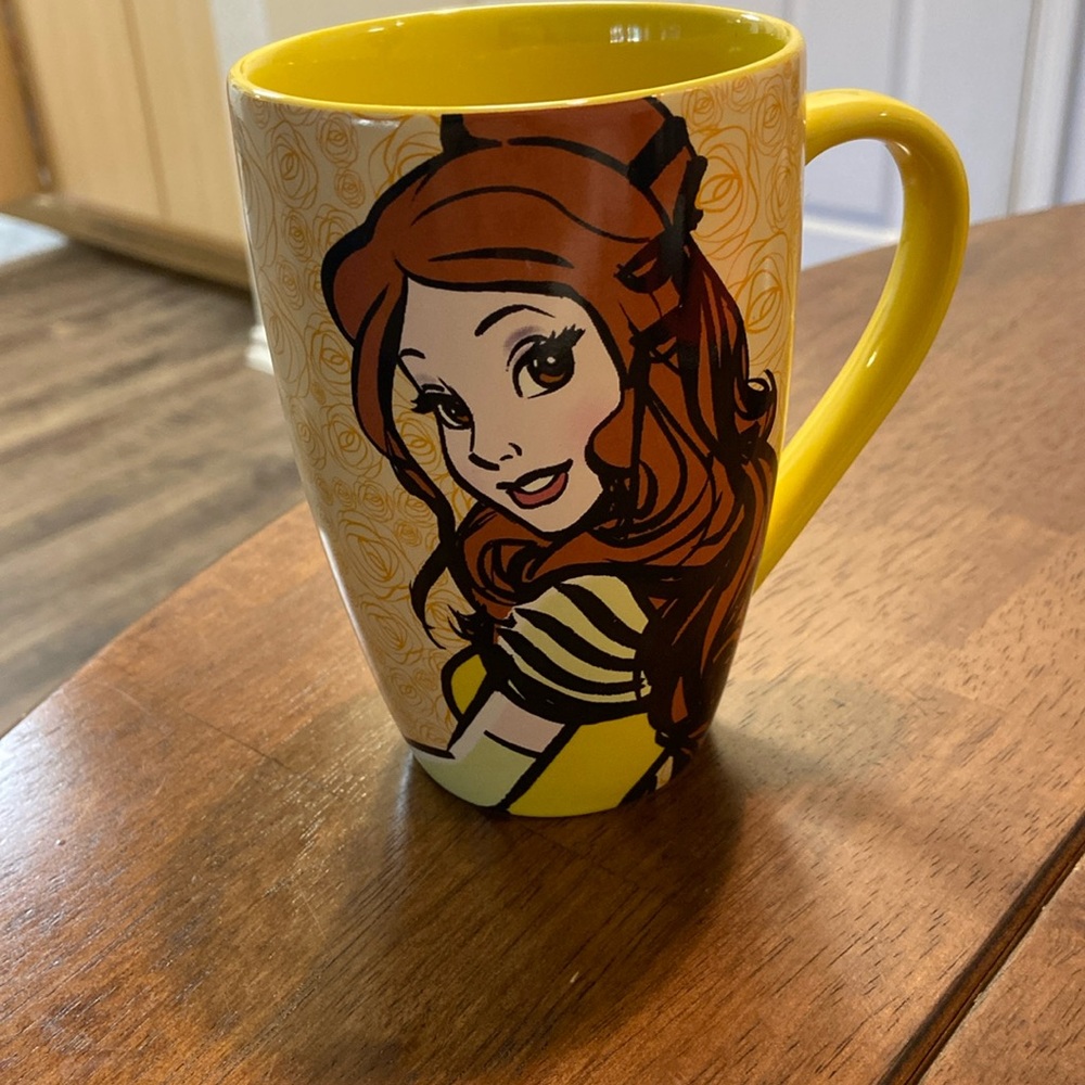 Authentic mug, yellow “It’s Hard to be a Beauty…” good  condition